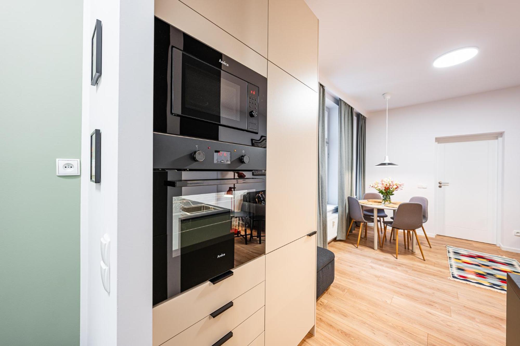 Apartamenty Tespis - Historic House Next To The Cathedral In The City Centre Катовице Екстериор снимка